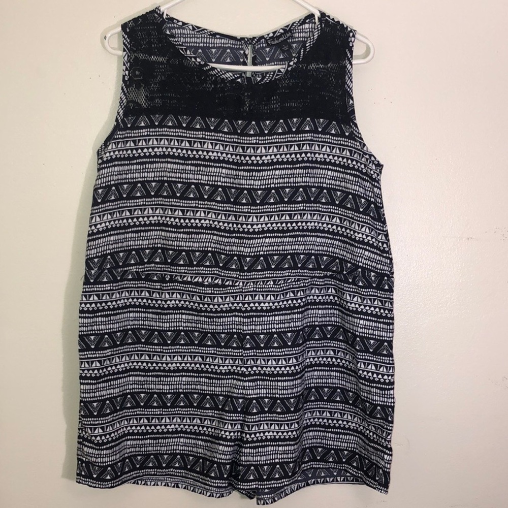 FashionWeb Black Pattern Romper Size L